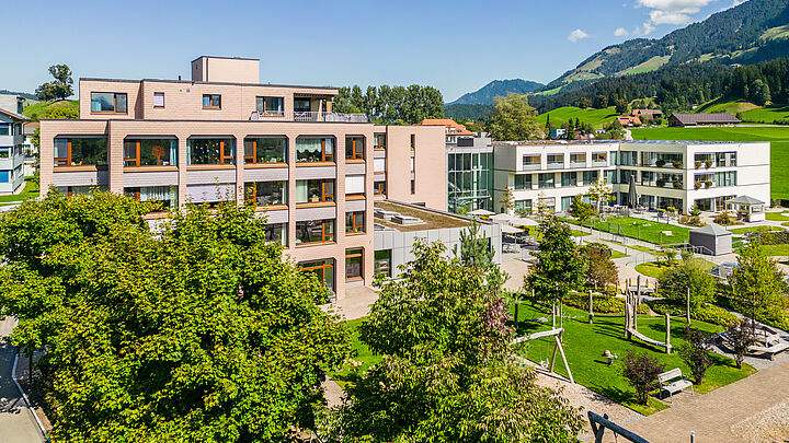 Gesundheitsberufe erleben: Stationär und Spitex im Spotlight 